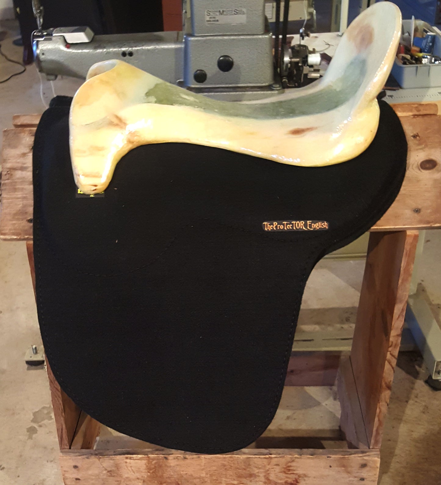 English Dressage ProTecTOR™ (includes 3mm felt liner pad)